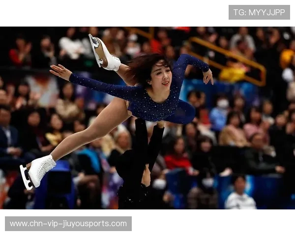 花样滑冰冠军训练照：太美了