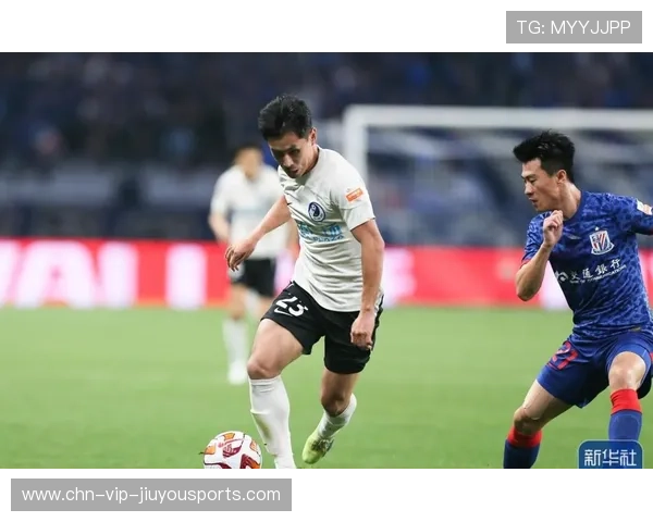 上海申花训练场气氛严肃，备战积分罚后首战